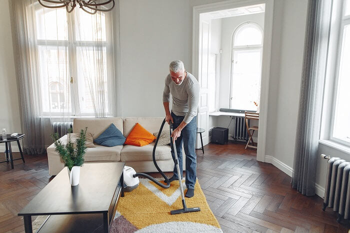 Come pulire i tappeti a casa in maniera facile ed efficace