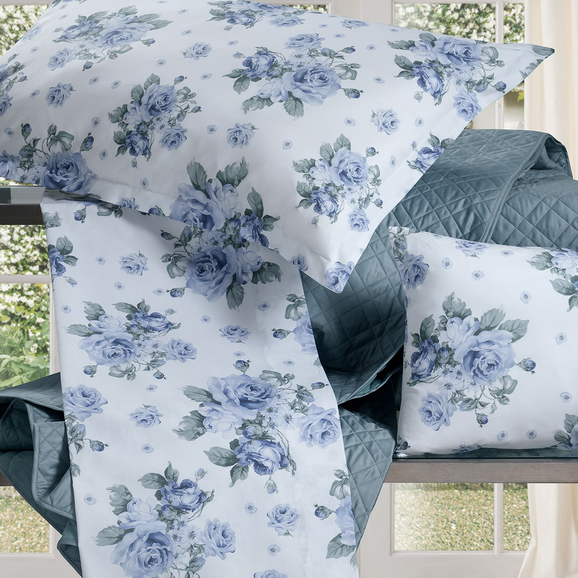 Completo Lenzuola Copriletto in Percalle di Cotone Fantasia con Rose - Le Isole