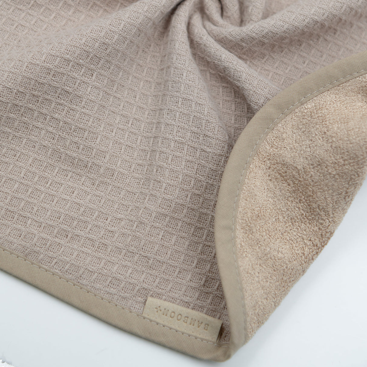 Set Asciugamano Triangolo e Guantino in Bambù Organico - Waffle