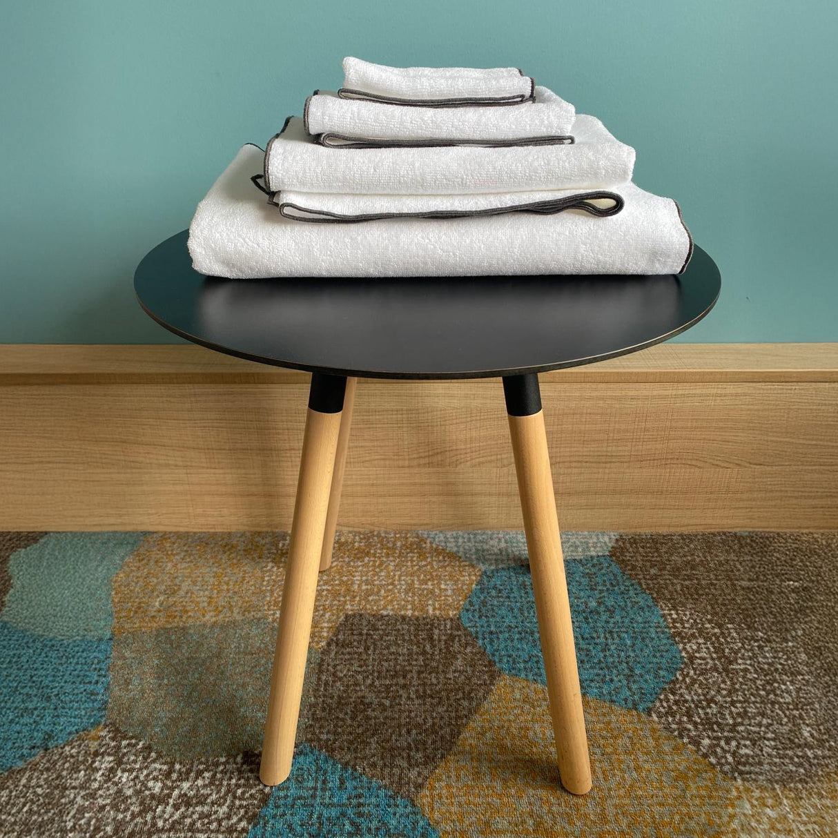 Coppia di Asciugamani in Spugna di Cotone con finiture Overlock - Reunus