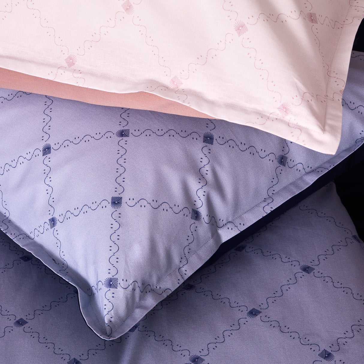 Parure Copripiumino in Percalle di Cotone con Ricamo - Pattern