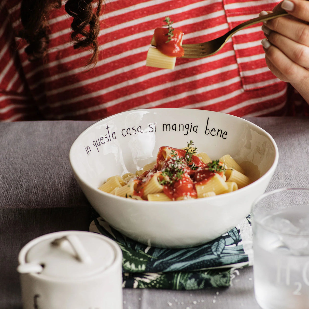 Insalatiera in Grès Serigrafata - In Questa Casa si Mangia Bene