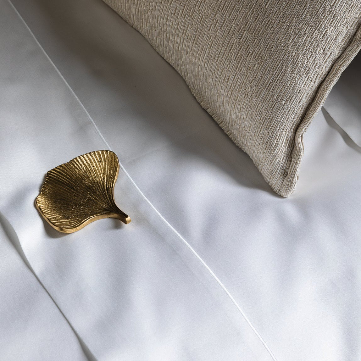 Completo Lenzuola in Raso Di Cotone con Cordonetto Ricamato - Excelsior Lenzuola Fazzini Atelier