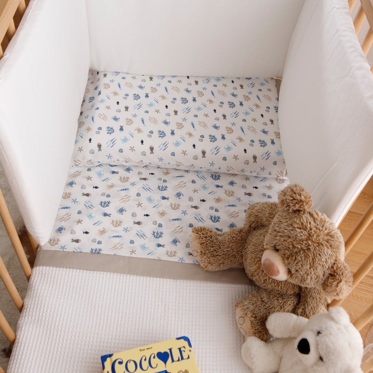 Completo Lenzuoline in Puro Cotone con Fantasia - Mare Completo Lenzuolino Lisola Baby