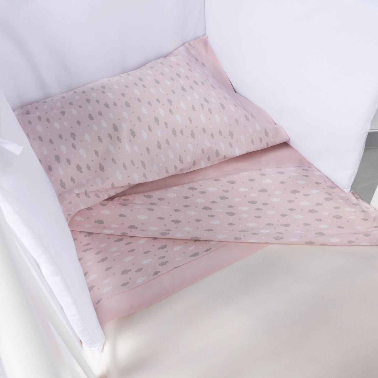 Completo Lenzuoline in Puro Cotone con Fantasia Stampata - Puff Completo Lenzuolino Lisola Baby