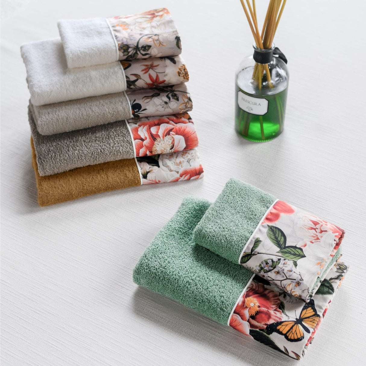 Coppia di Asciugamani in Spugna di Cotone con Balza Fantasia Floreale - Dafne Coppia di spugna Lisola