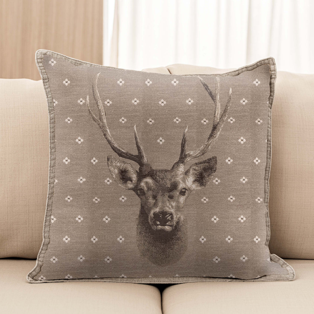 Cuscino Arredo in Puro Cotone con Fantasia Cervo - Trofeo Cuscini Arredo Daunex