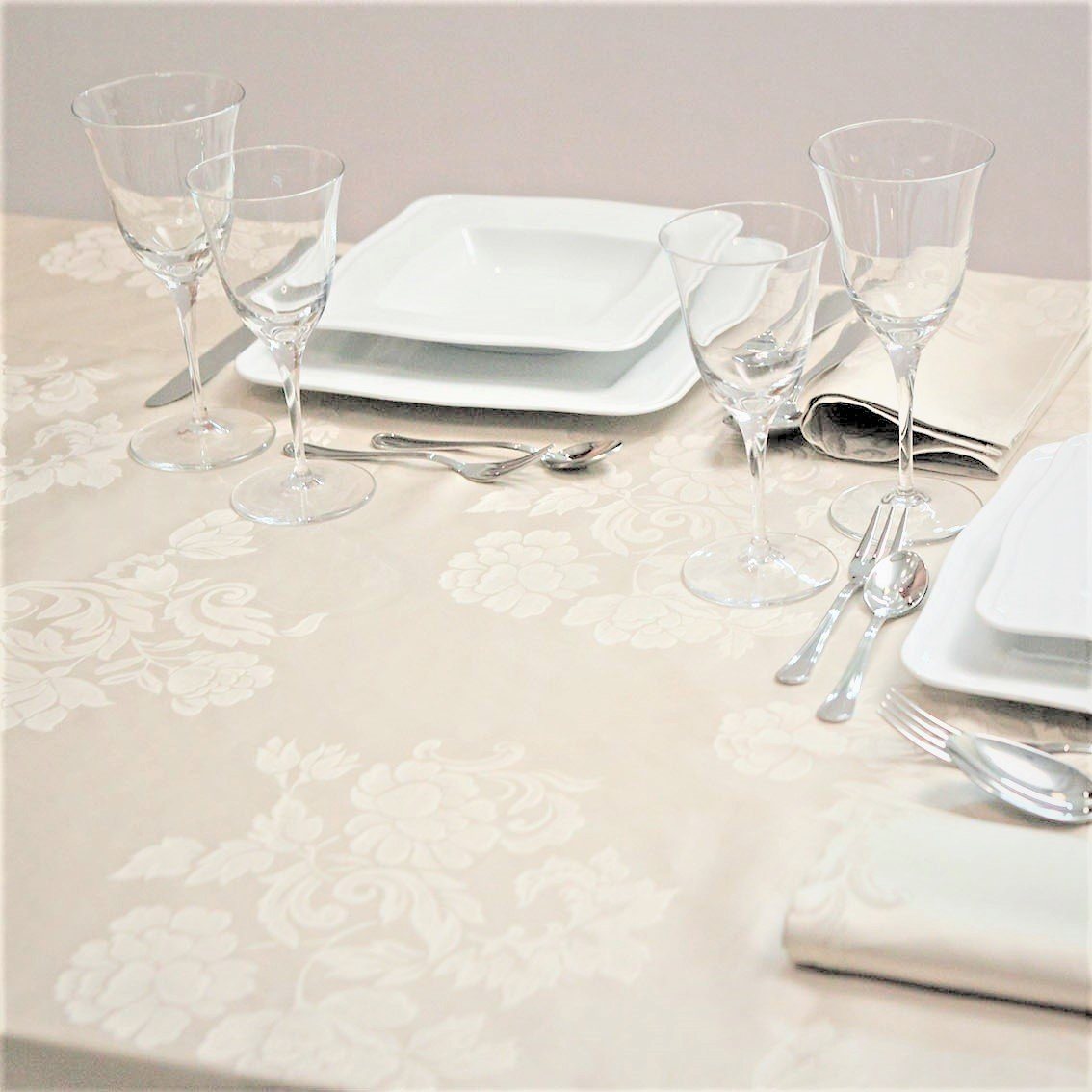 Tovaglia in Fiandra di Puro Cotone - Rose Tovaglia Lisolastore 150x180 + 6 Tovaglioli Beach