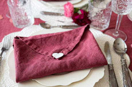 Come piegare i tovaglioli per la tavola di San Valentino: 3 idee facili e originali