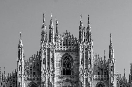 "Sant'Ambroeus": storia e curiosità del patrono di Milano