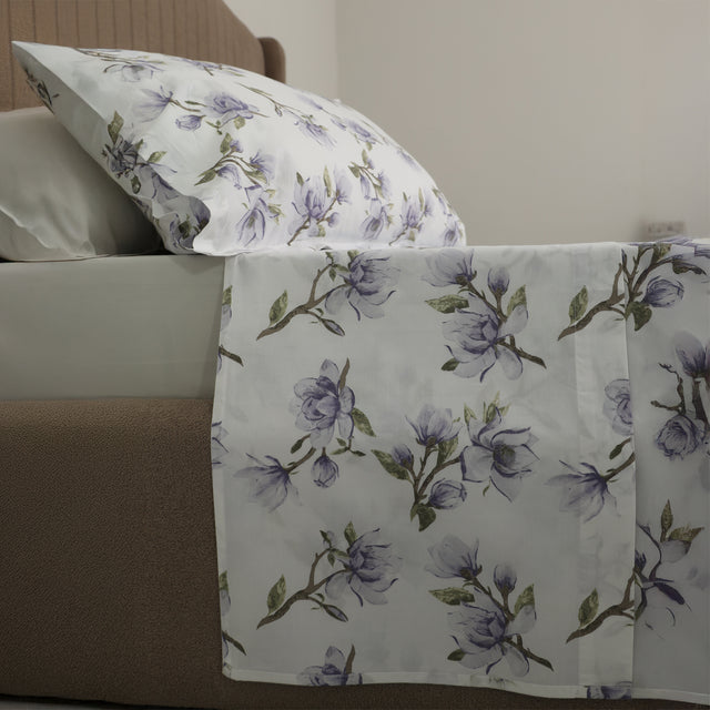 Completo Lenzuola Copriletto in Percalle di Cotone Egiziano con Stampa Floreale - Magnolie Reverie