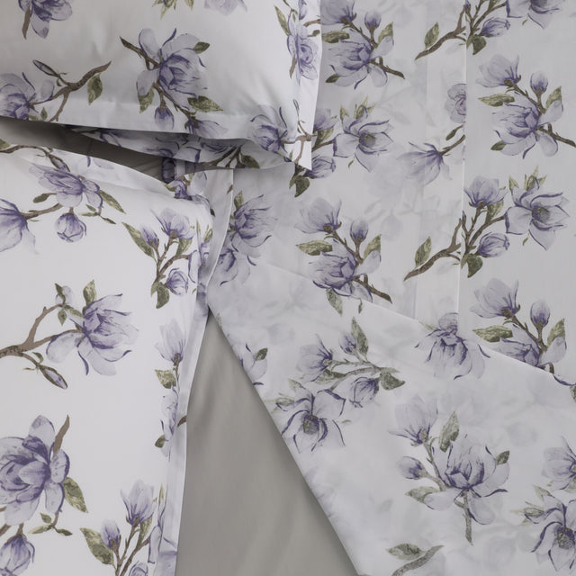 Completo Lenzuola Copriletto in Percalle di Cotone Egiziano con Stampa Floreale - Magnolie Reverie