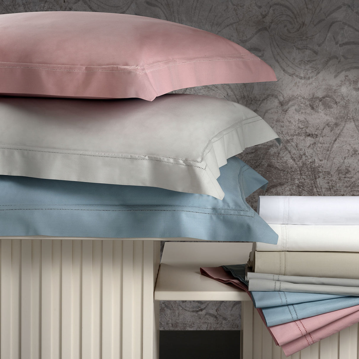 Completo Lenzuola in Percalle di Cotone con Due Cornici Ricamate - Panarea