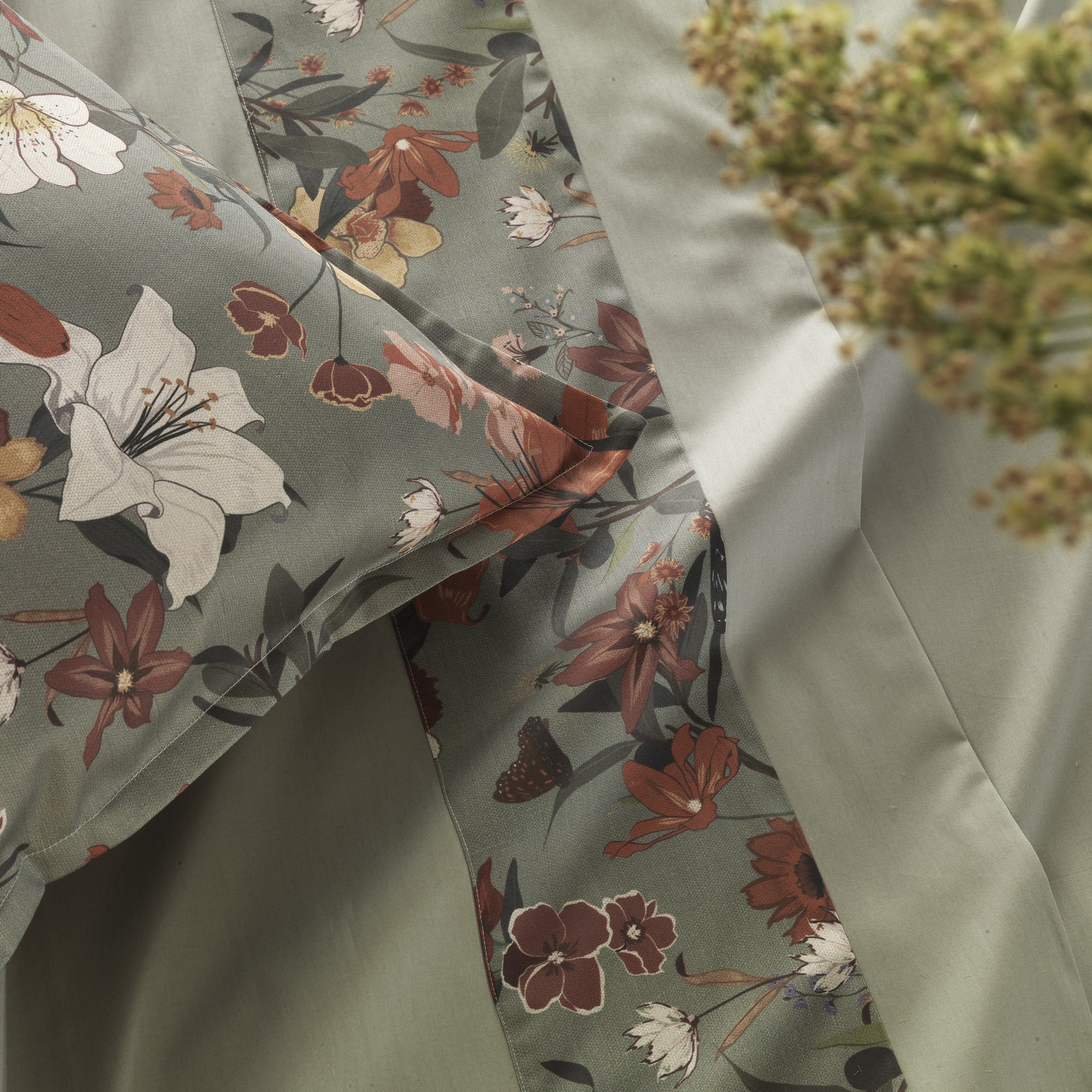 Completo Lenzuola in Percalle 100% Cotone con Balza in Raso - Melania Lenzuola Lisola 